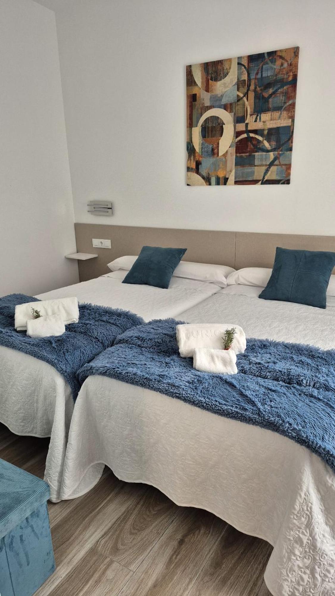 Tres Torres Apartamento Turistico Almoharin ภายนอก รูปภาพ